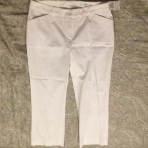 White size 8 H&M capris